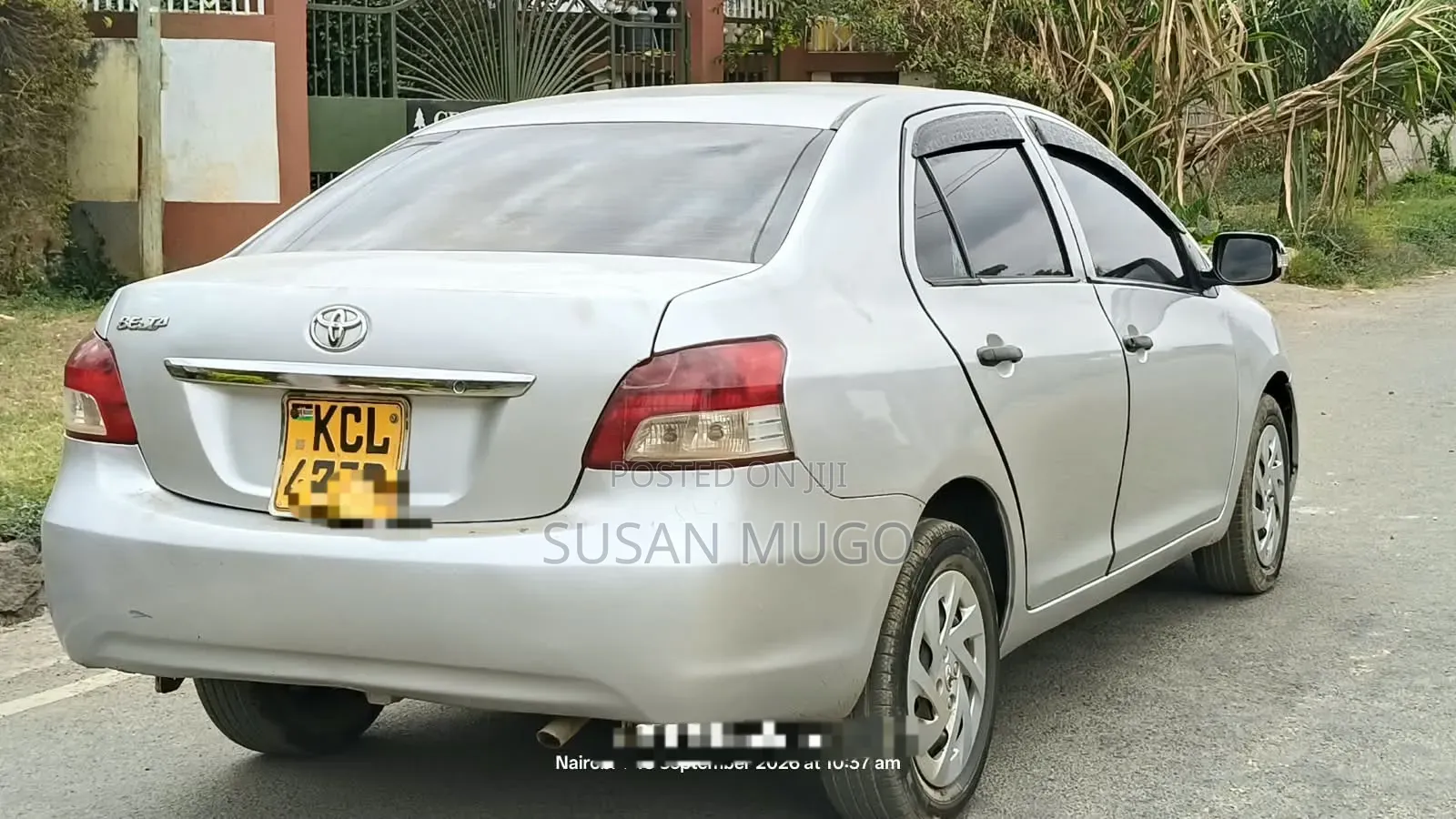 Toyota Belta 2011 Silver