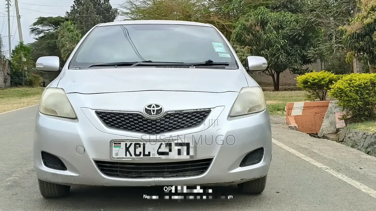 Toyota Belta 2011 Silver