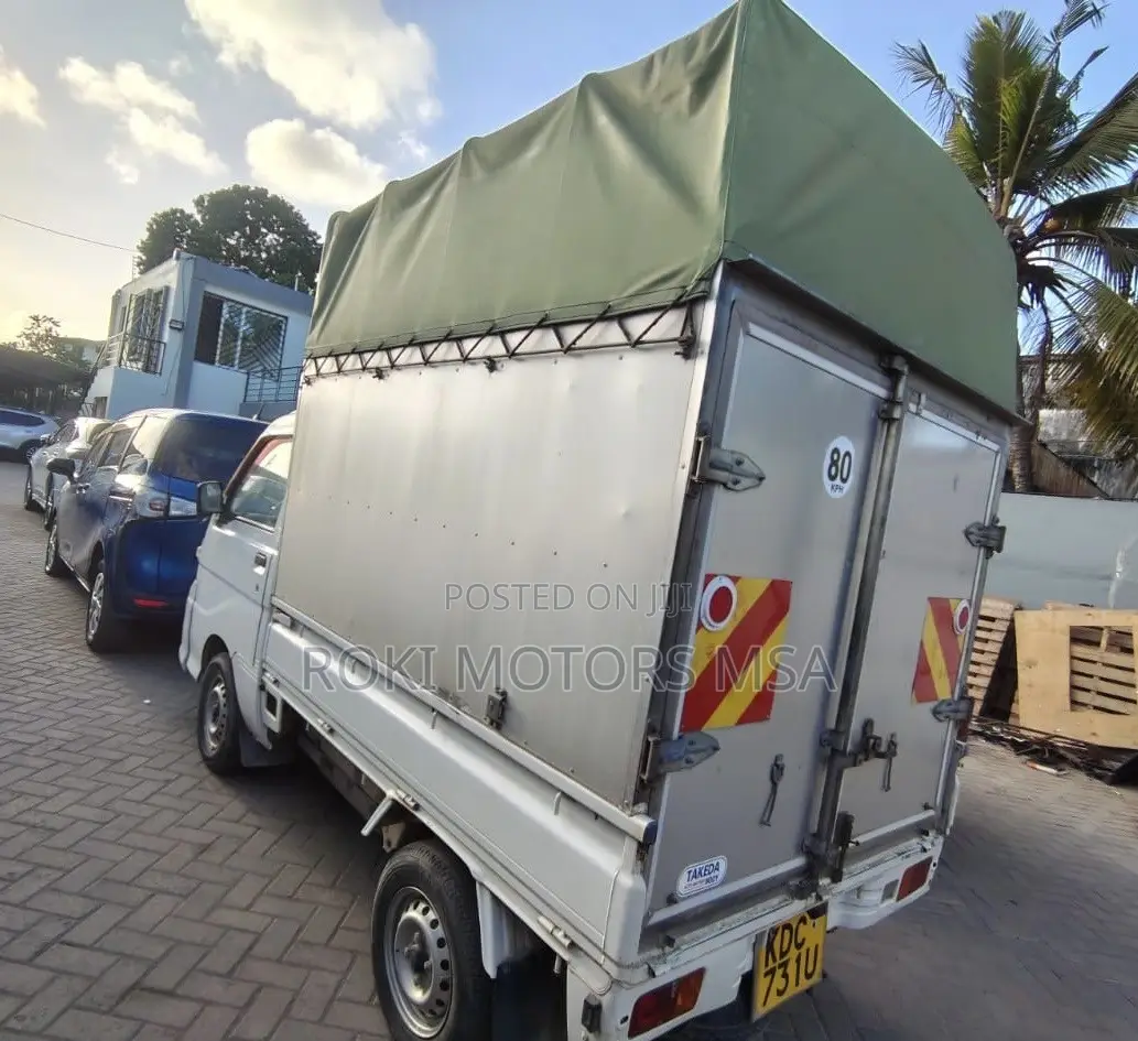 Daihatsu Hijet Truck 22015 White