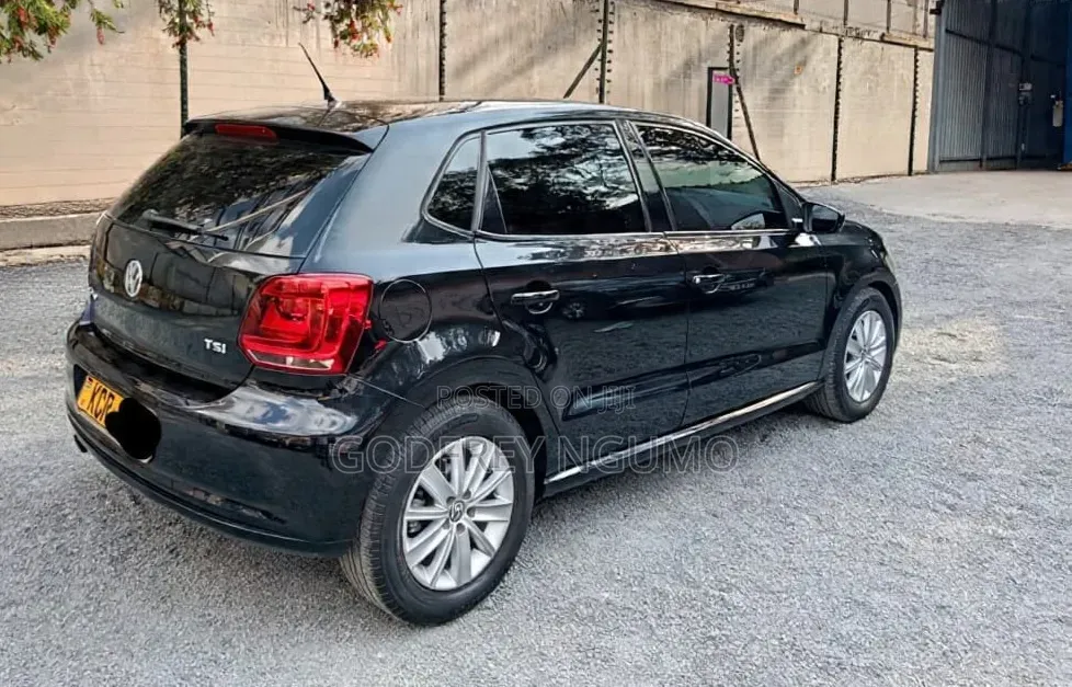 Volkswagen Polo 2011 Black