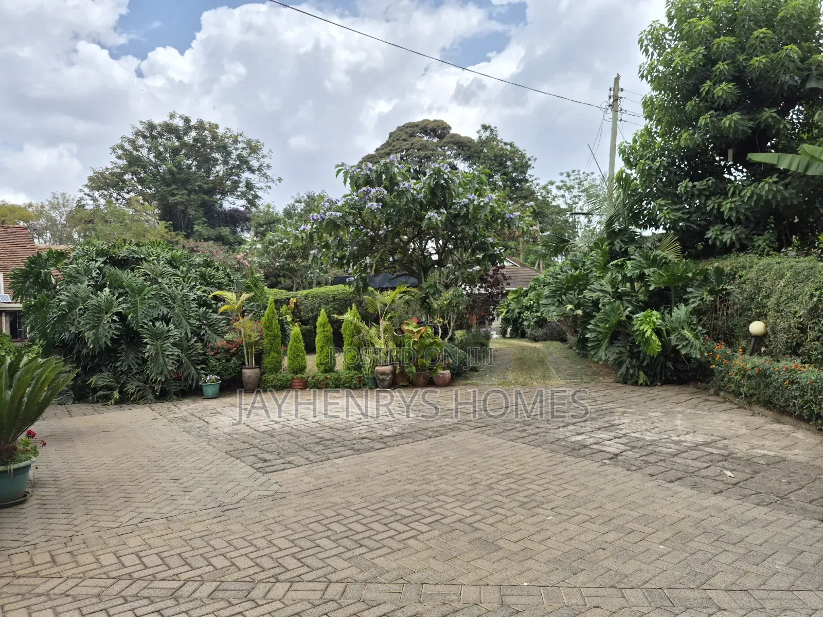 Furnished 2bdrm Bungalow in Ridgeways for rent