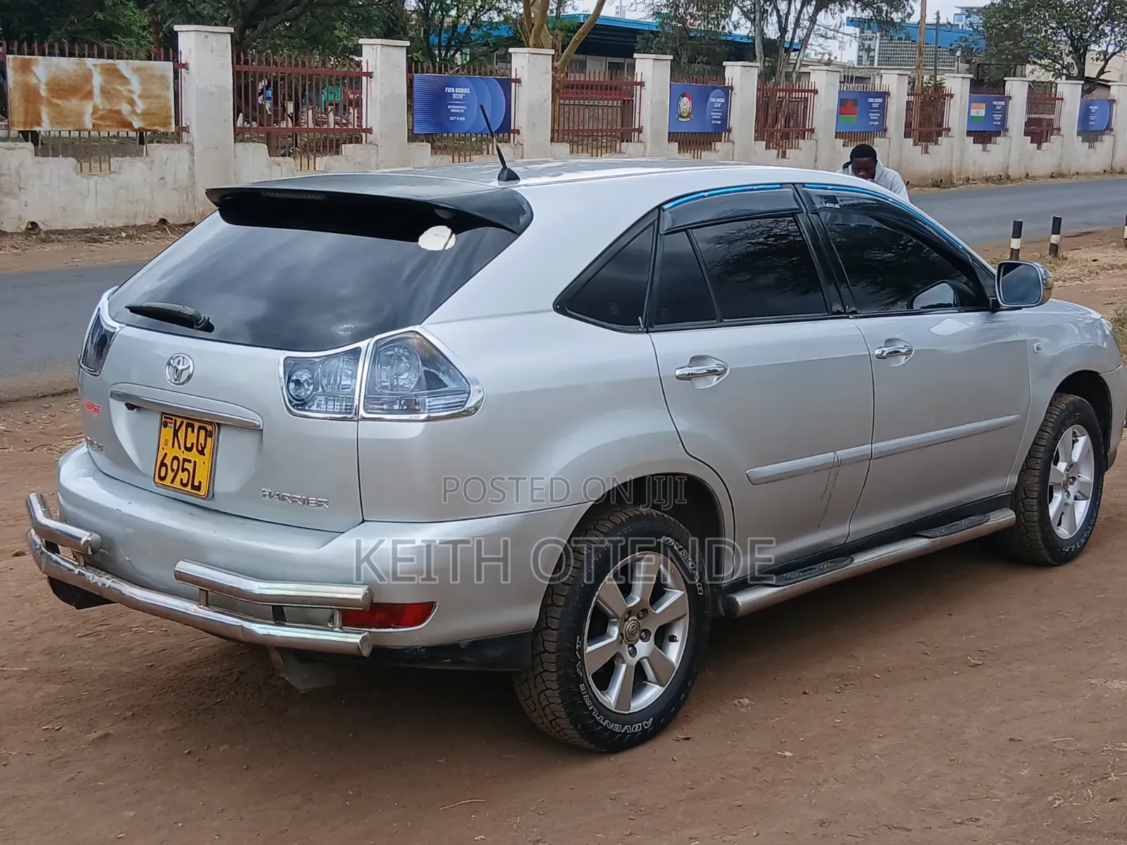 Toyota Harrier 240G 2012 Silver