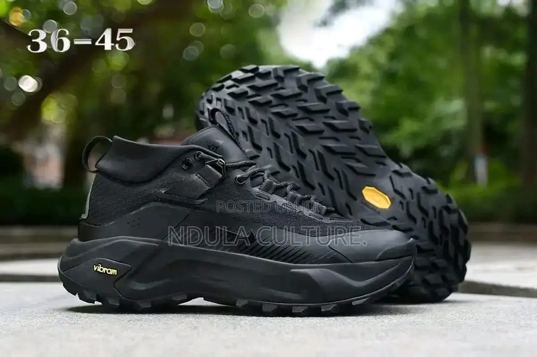 Nike Acg Zegama Hike and Trail Boots