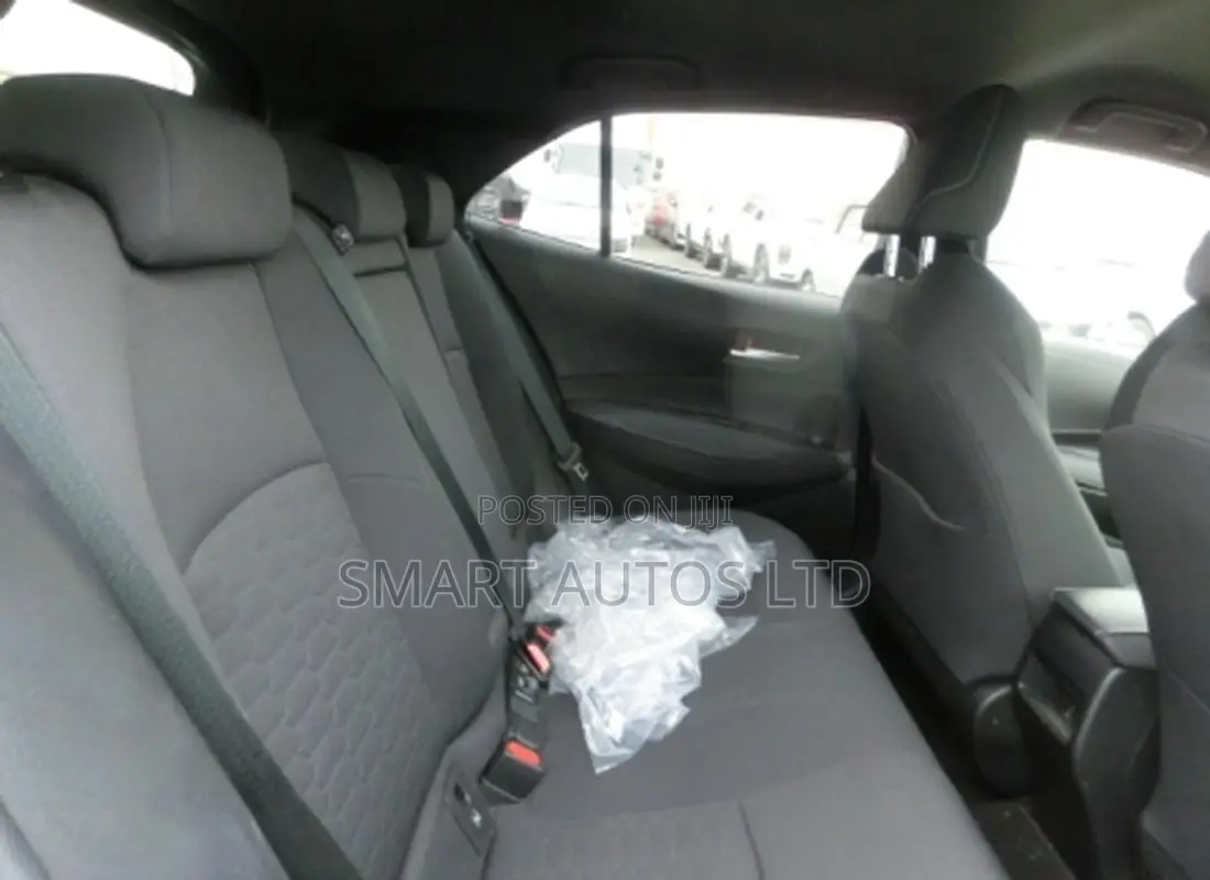 Toyota Corolla LE Eco (1.8L 4cyl 2A) 2018 Silver