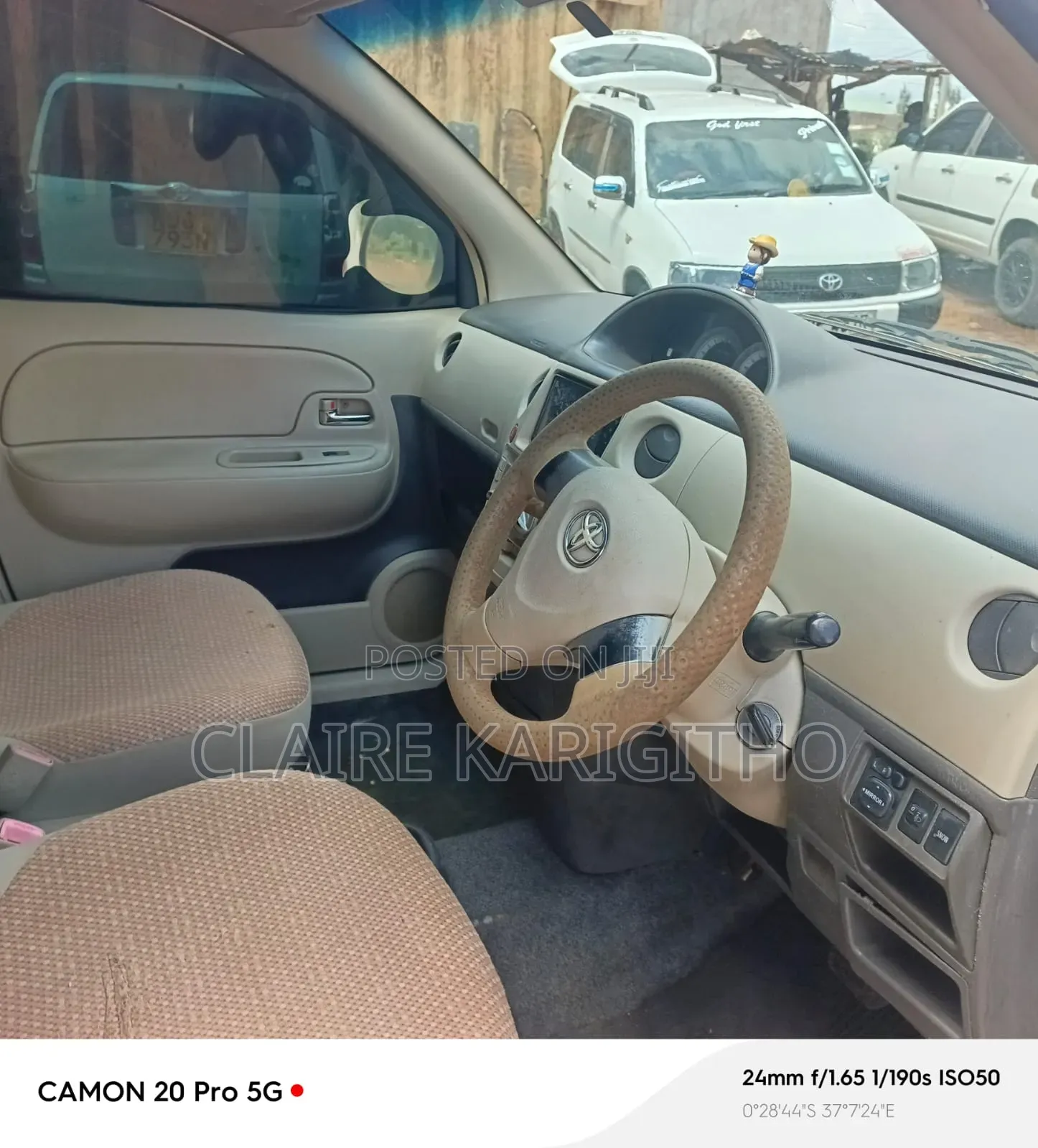 Toyota Sienta 2014 Silver