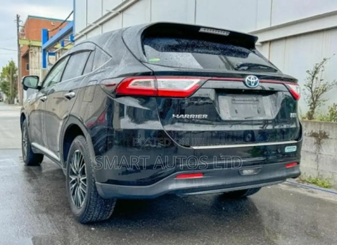 Toyota Harrier Hybrid Premium 2018 Black
