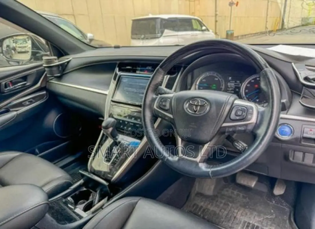 Toyota Harrier Hybrid Premium 2018 Black