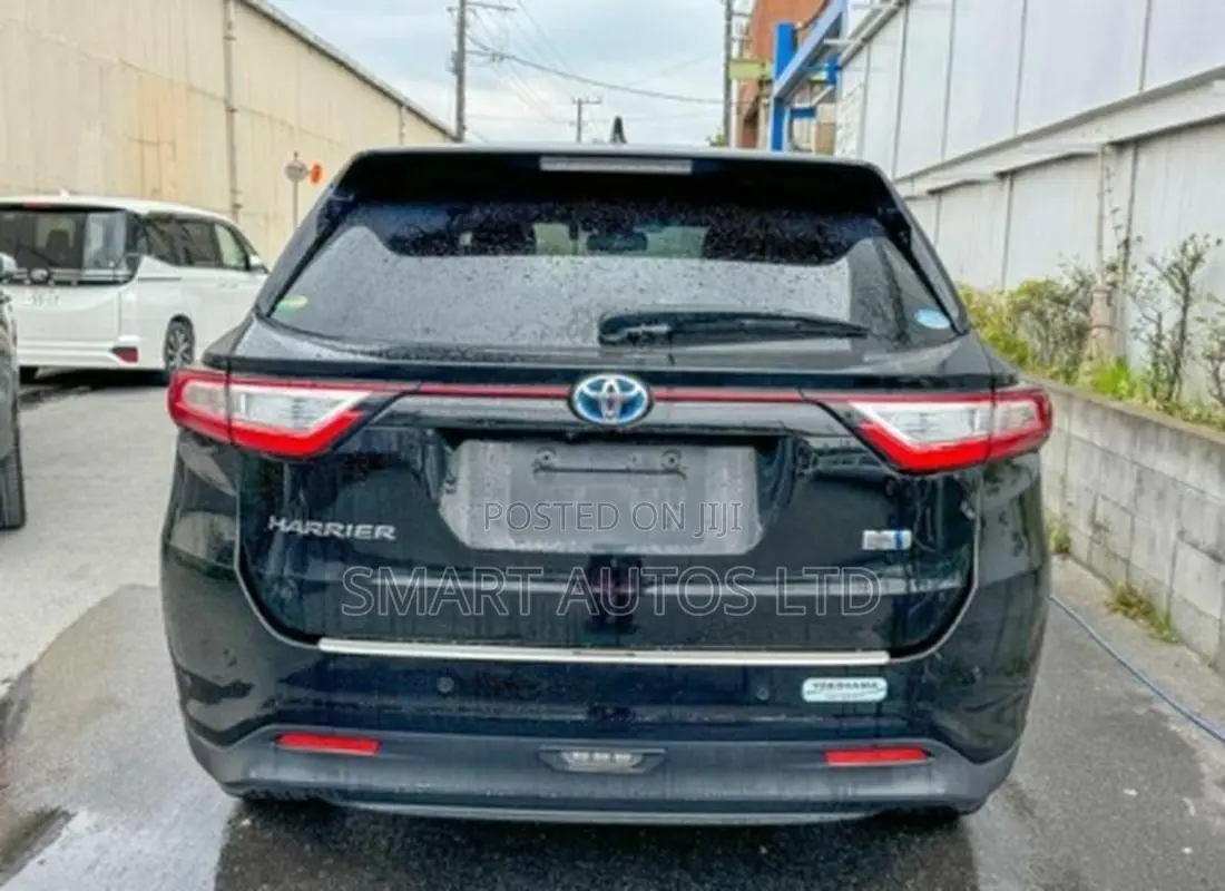Toyota Harrier Hybrid Premium 2018 Black