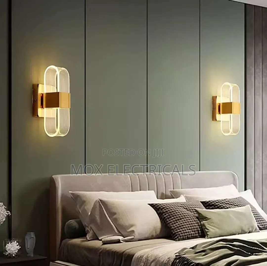 Acrylic Wall Lamp Black/Gold