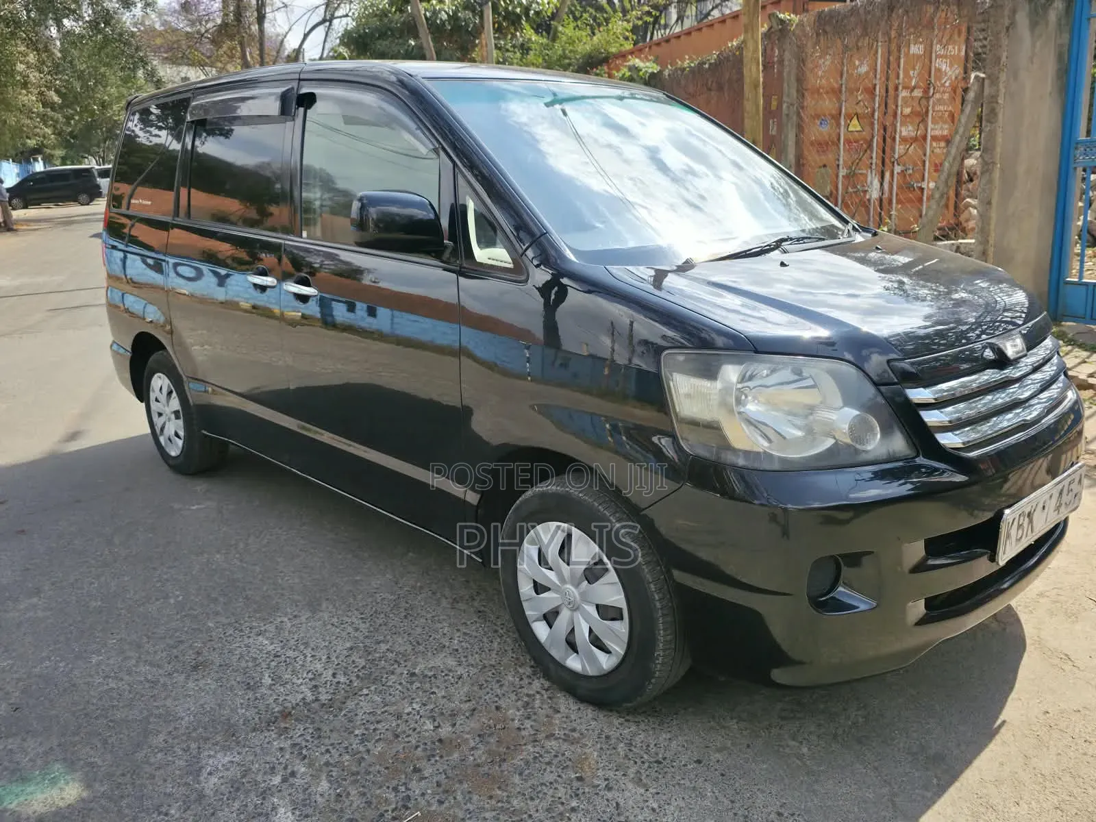 Toyota Noah 2.0 FWD (8 Seater) 2002 Black