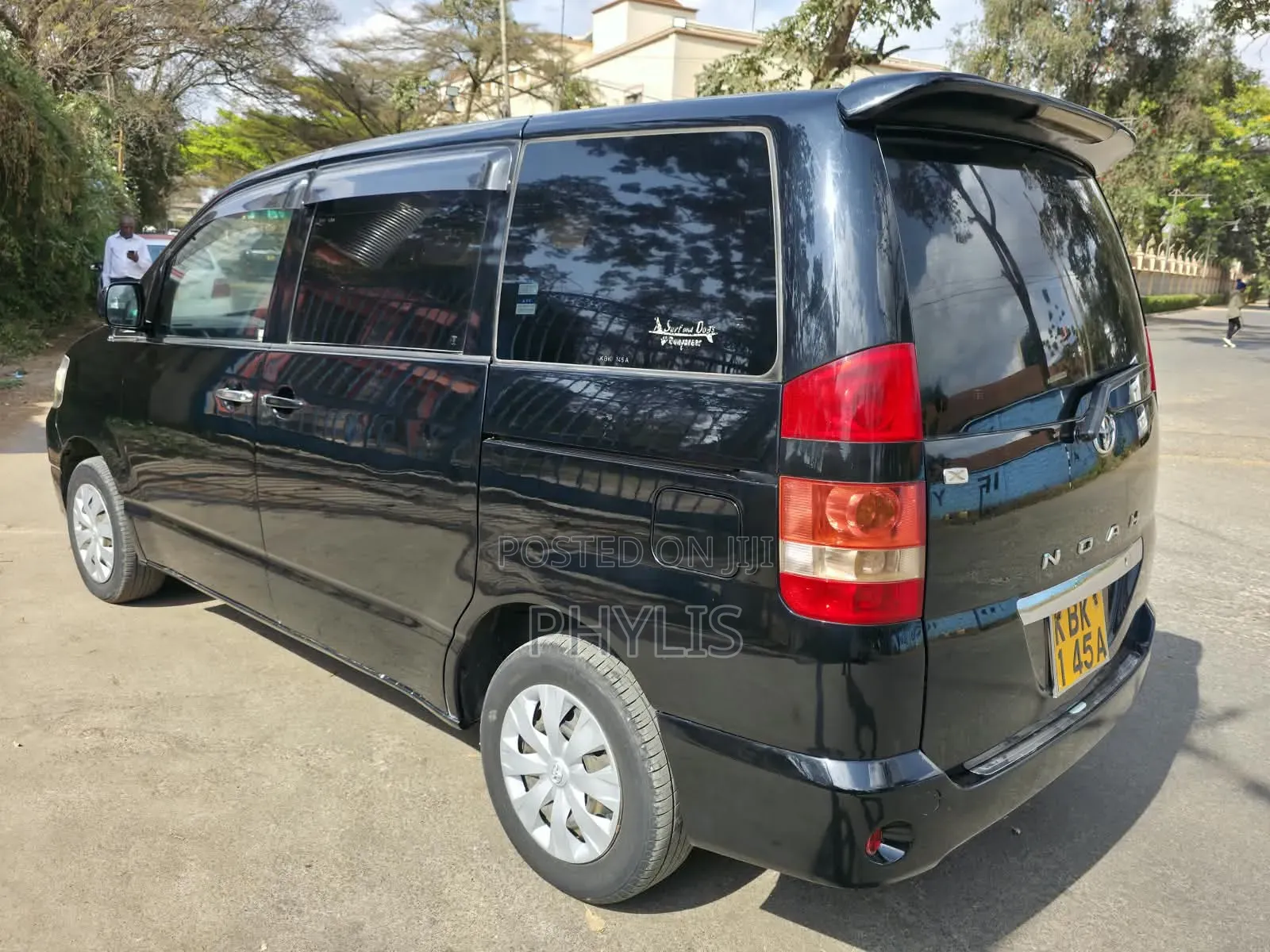 Toyota Noah 2.0 FWD (8 Seater) 2002 Black