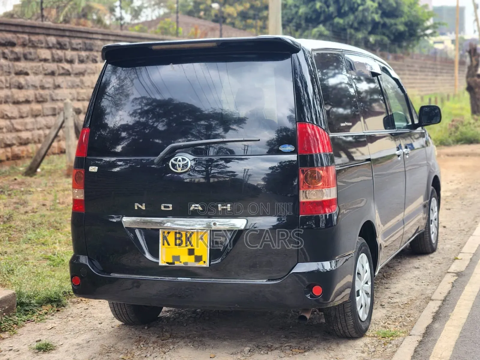 Toyota Noah 2002 Black