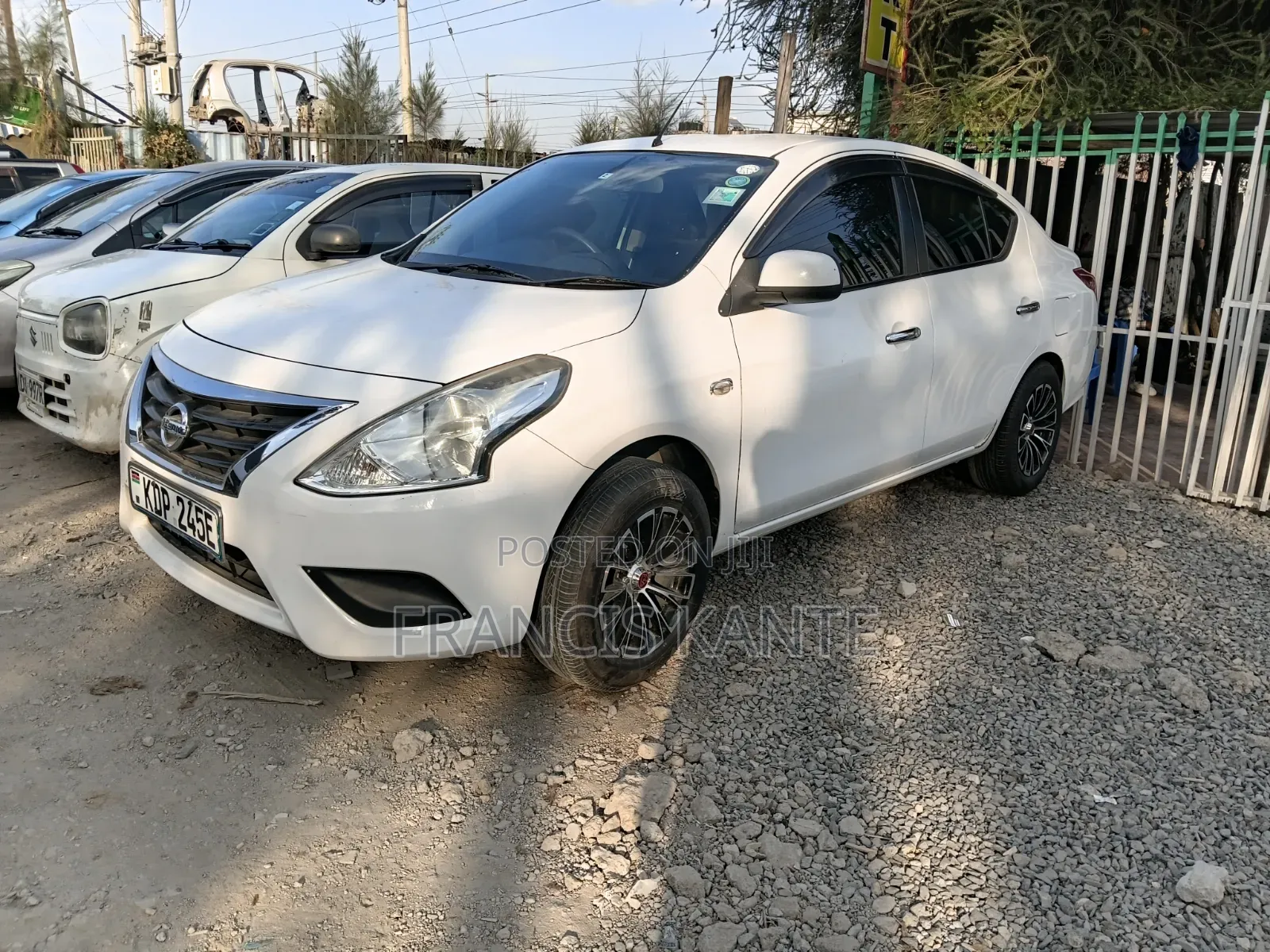 Nissan Latio 1.2 2017 Gold