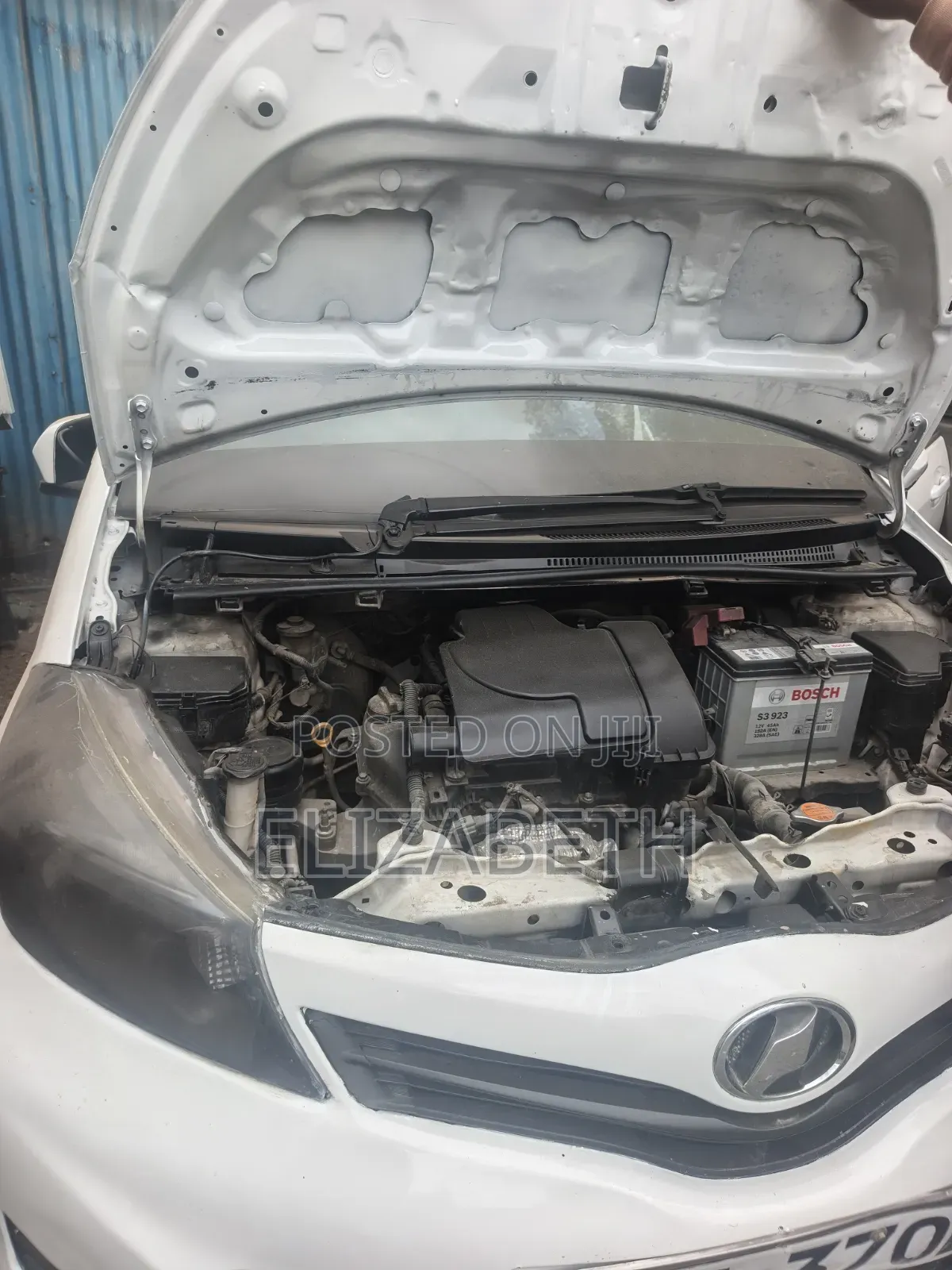 Toyota Vitz 2013 White