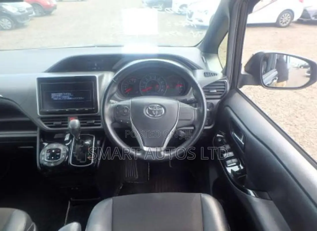 Toyota Noah 2.0 FWD (7 Seater) 2018 Black