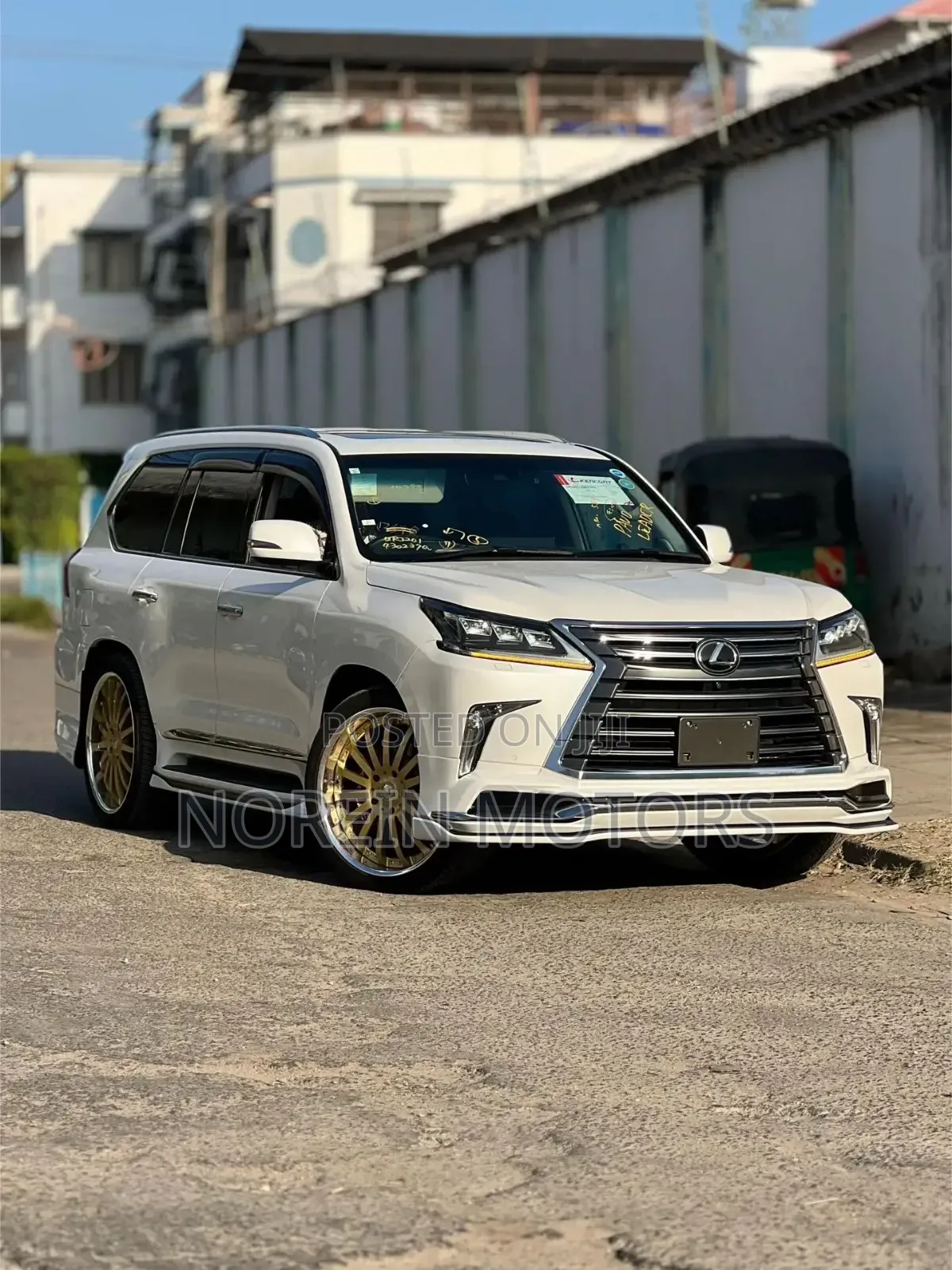 Lexus LX 570 (5 seats) AWD 2019 White
