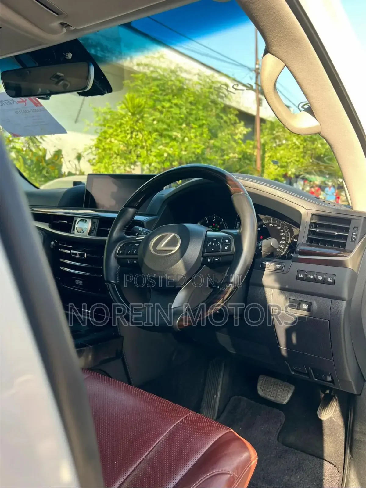 Lexus LX 570 (5 seats) AWD 2019 White