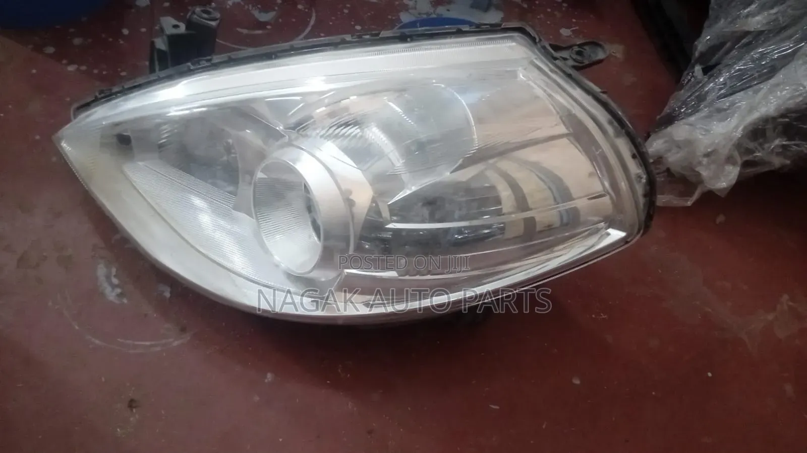 Nissan Tida 2008 Headlight Xenon Type