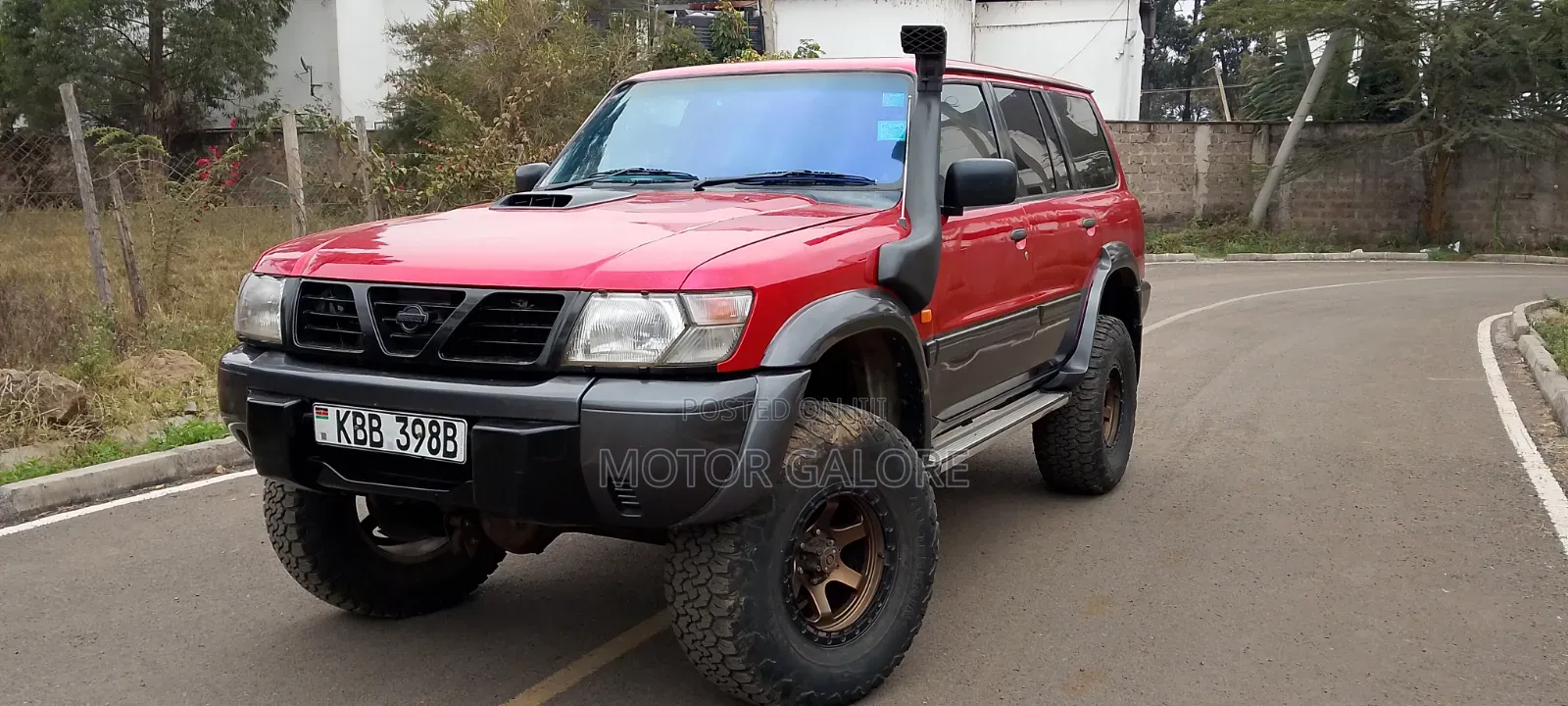 Nissan Patrol 1999 Red