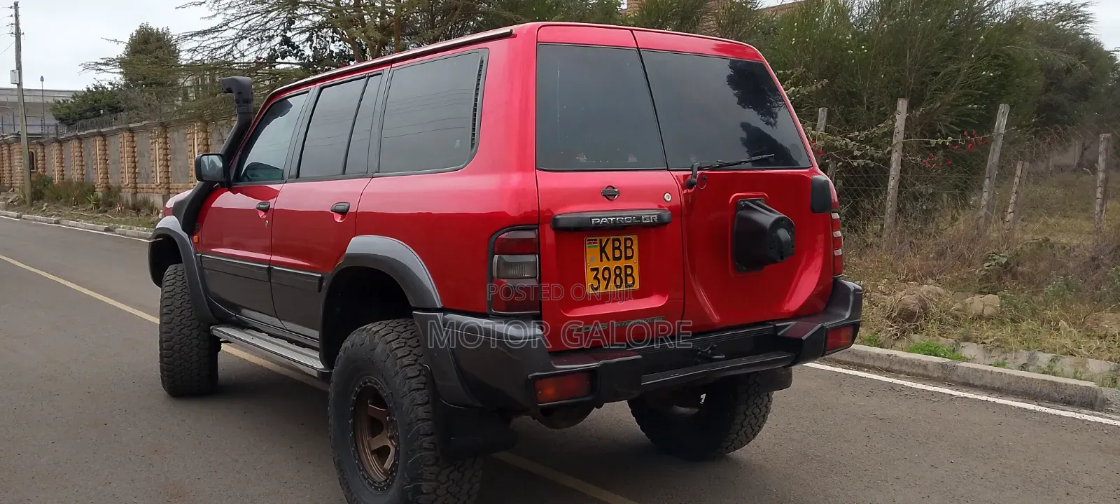 Nissan Patrol 1999 Red