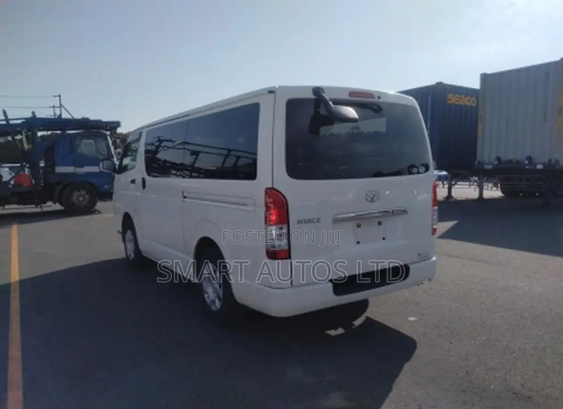 Toyota HiAce 2018 White