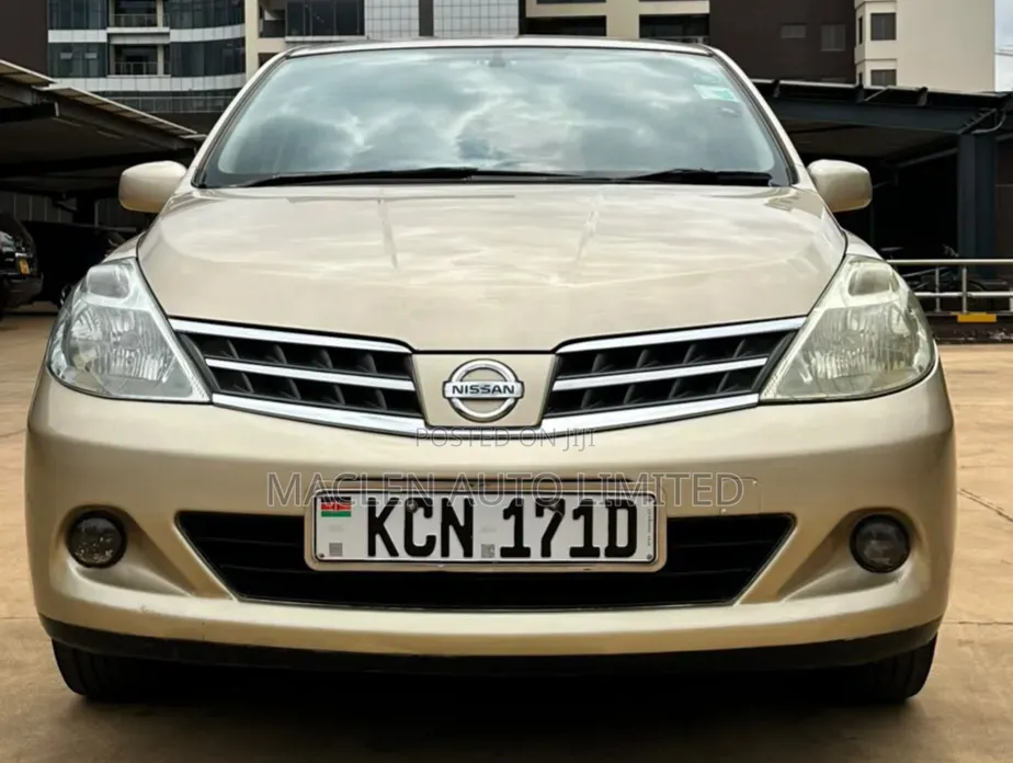 Nissan Tiida 2010 Gold