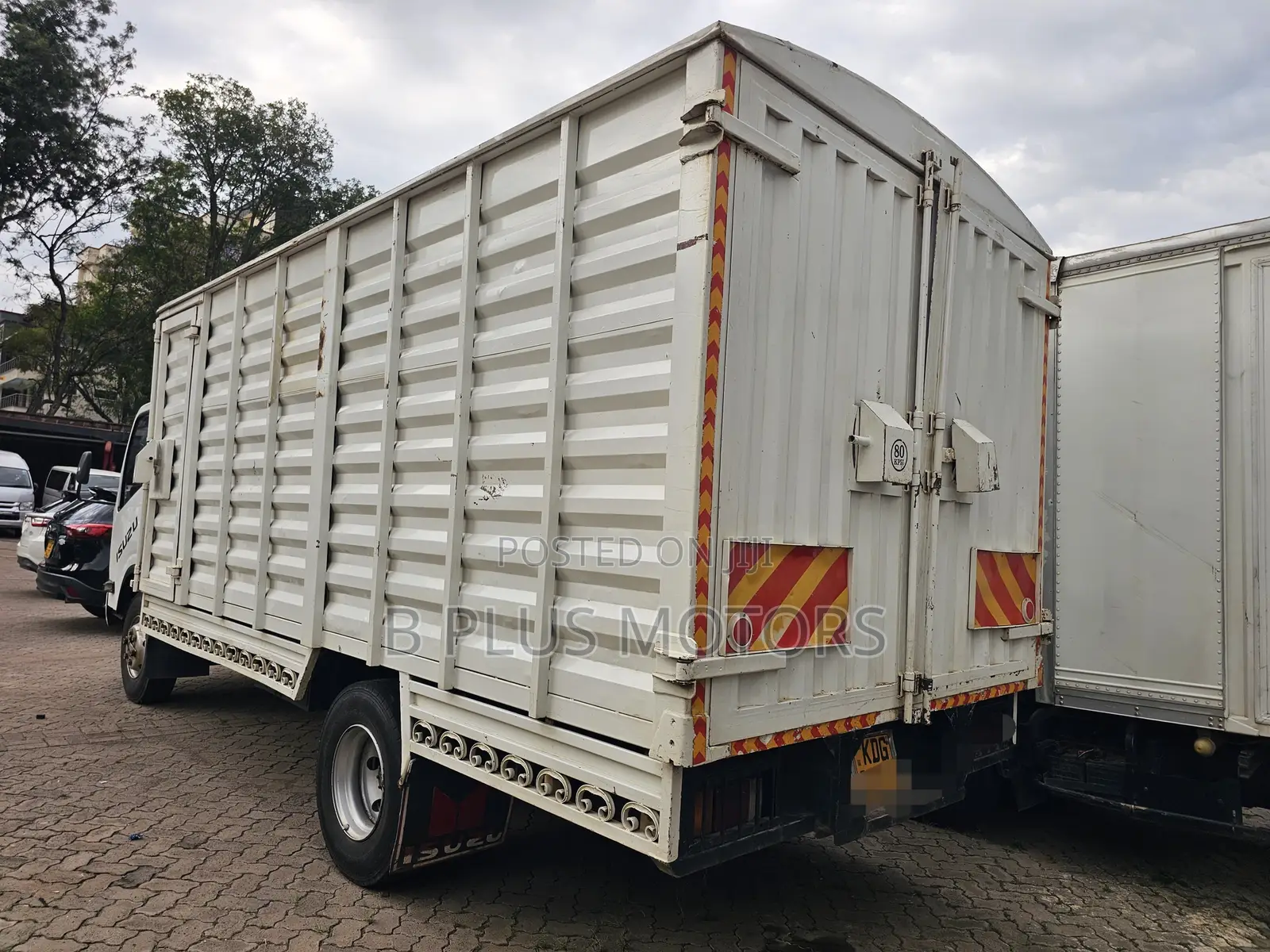Isuzu NQR 2022 White