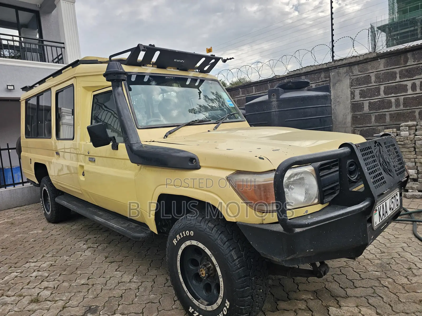 Toyota Land Cruiser 2001 Gold