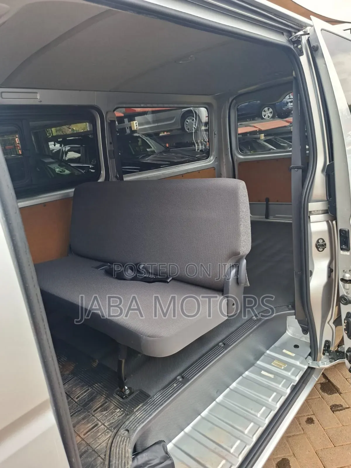 Toyota HiAce 2018 Silver