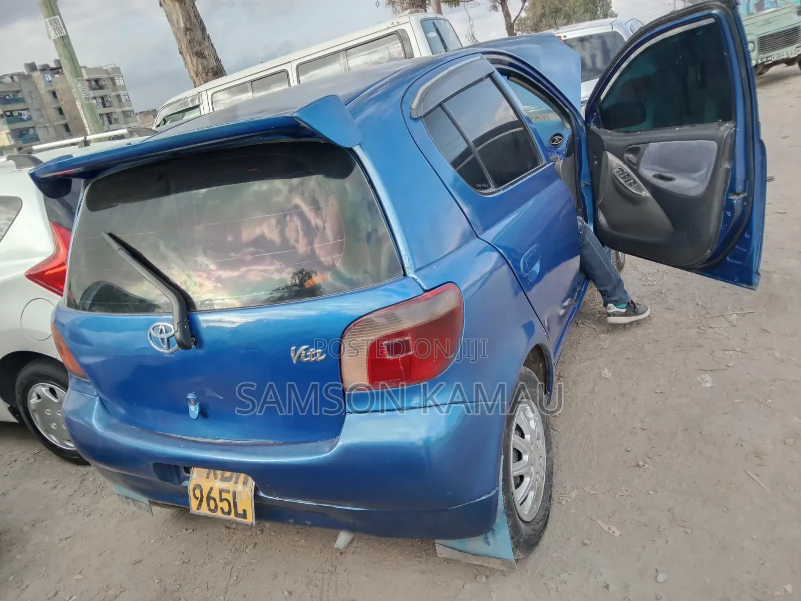 Toyota Vitz 2002 Blue