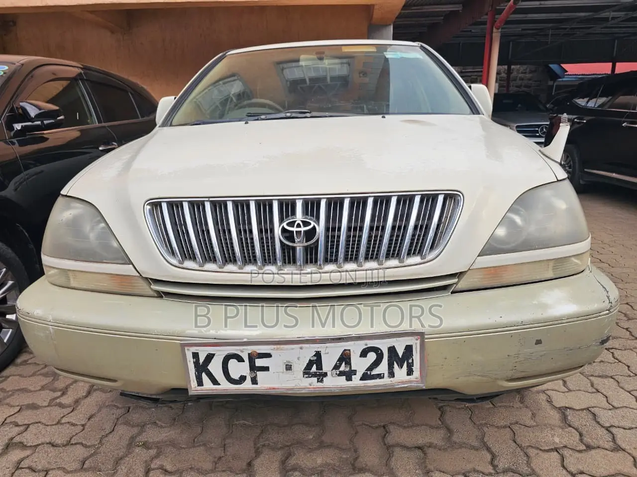 Toyota Harrier 2005 Beige