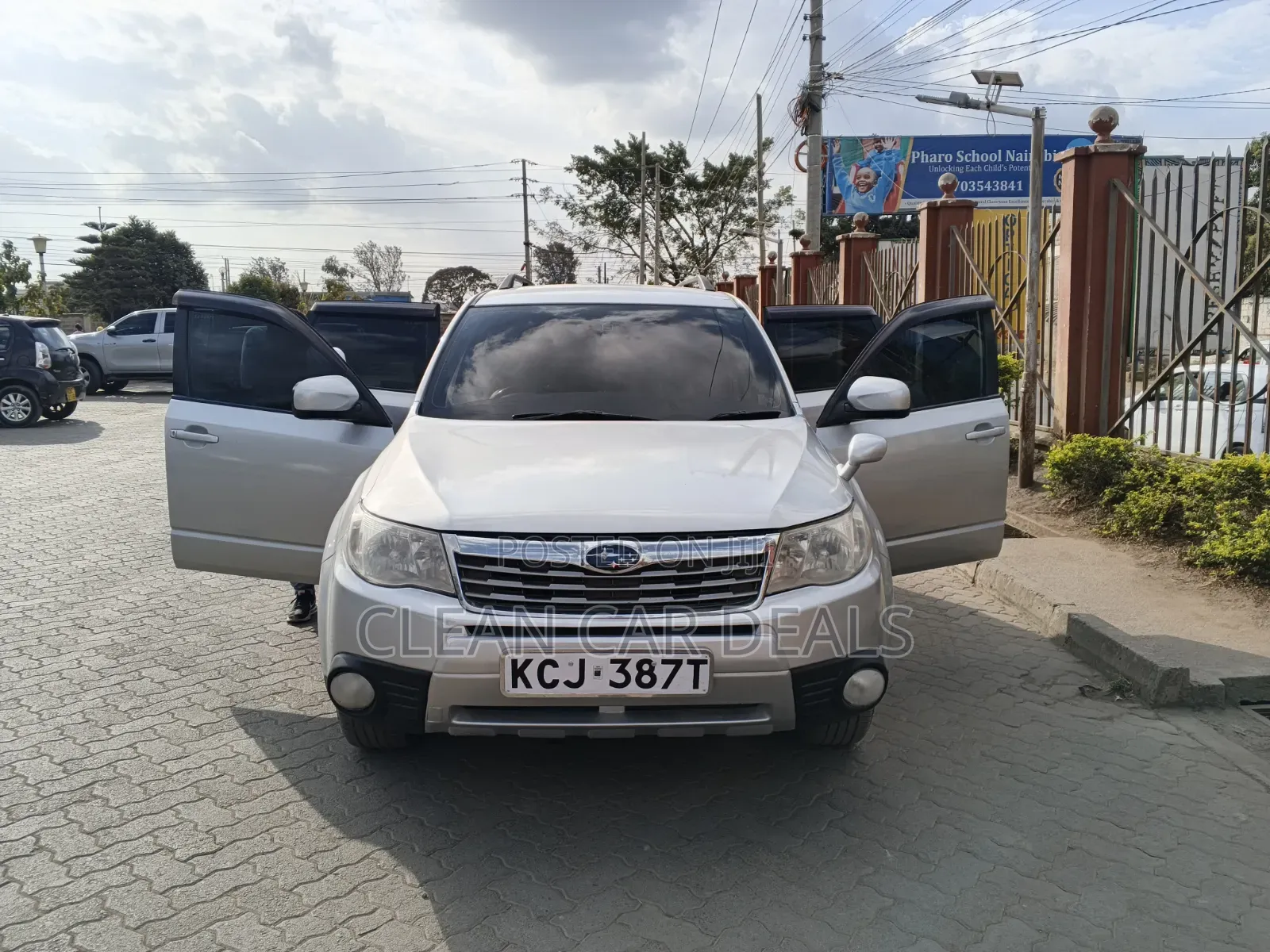 Subaru Forester 2010 Silver