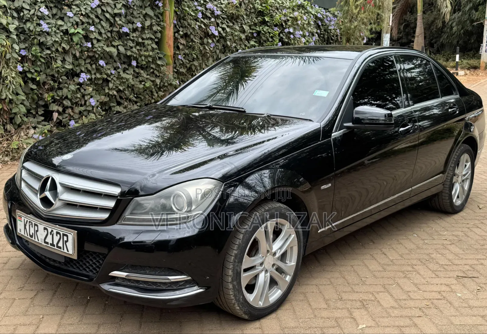 Mercedes-Benz C200 2011 Black