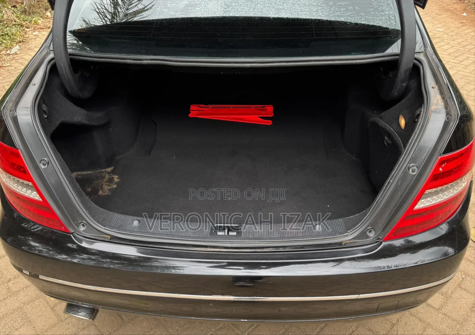 Mercedes-Benz C200 2011 Black