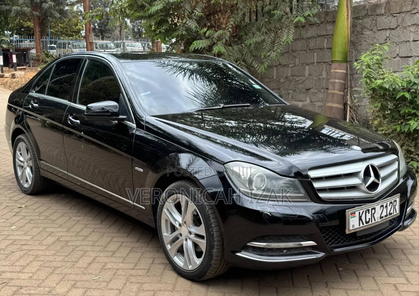 Mercedes-Benz C200 2011 Black