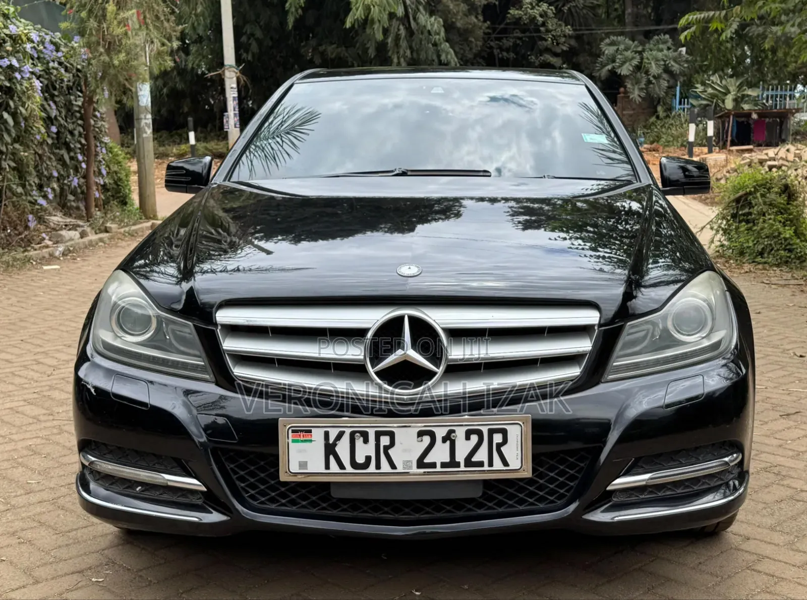 Mercedes-Benz C200 2011 Black