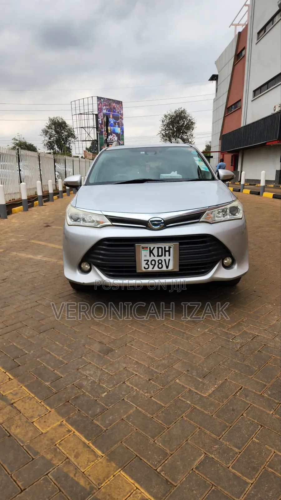 Toyota Corolla Fielder 2017 Silver