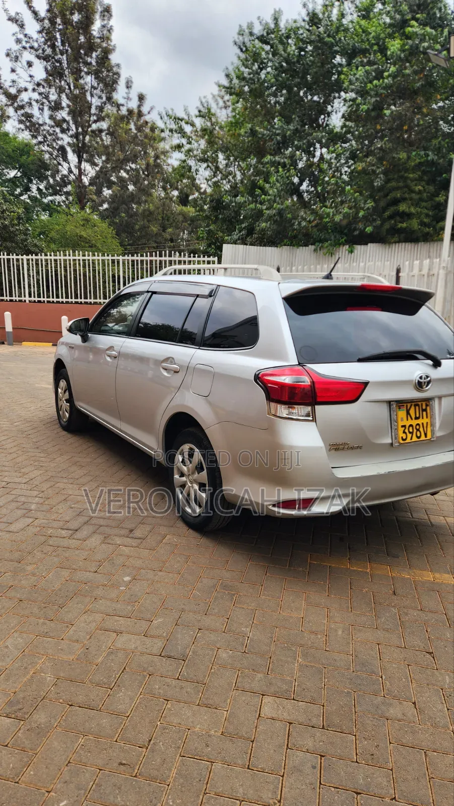 Toyota Corolla Fielder 2017 Silver