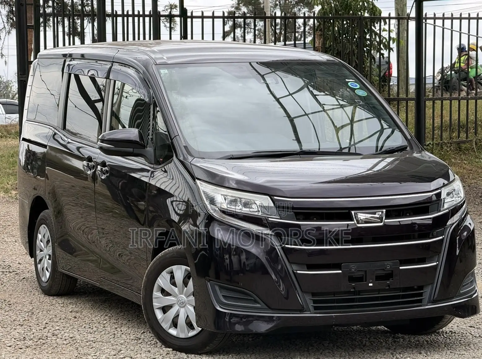 Toyota Noah 2.0 FWD (7 Seater) 2019 Brown