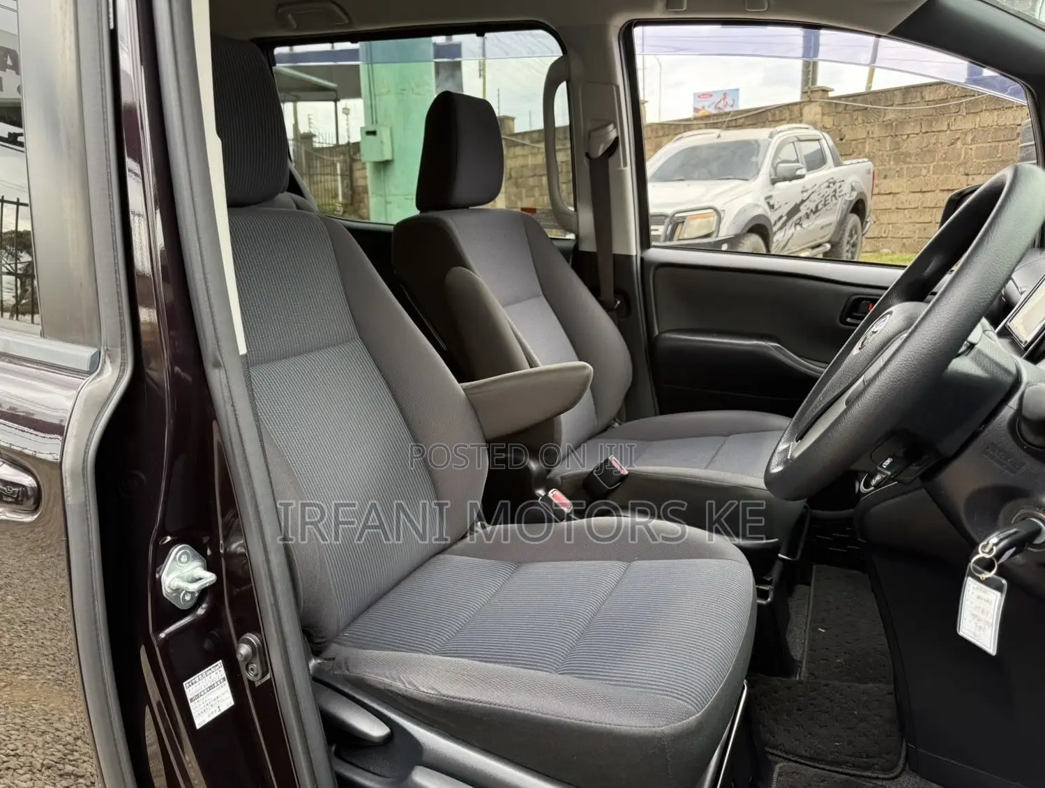 Toyota Noah 2.0 FWD (7 Seater) 2019 Brown