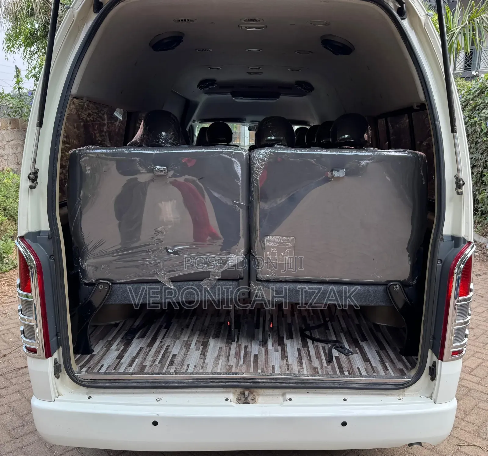 Toyota HiAce 2019 White