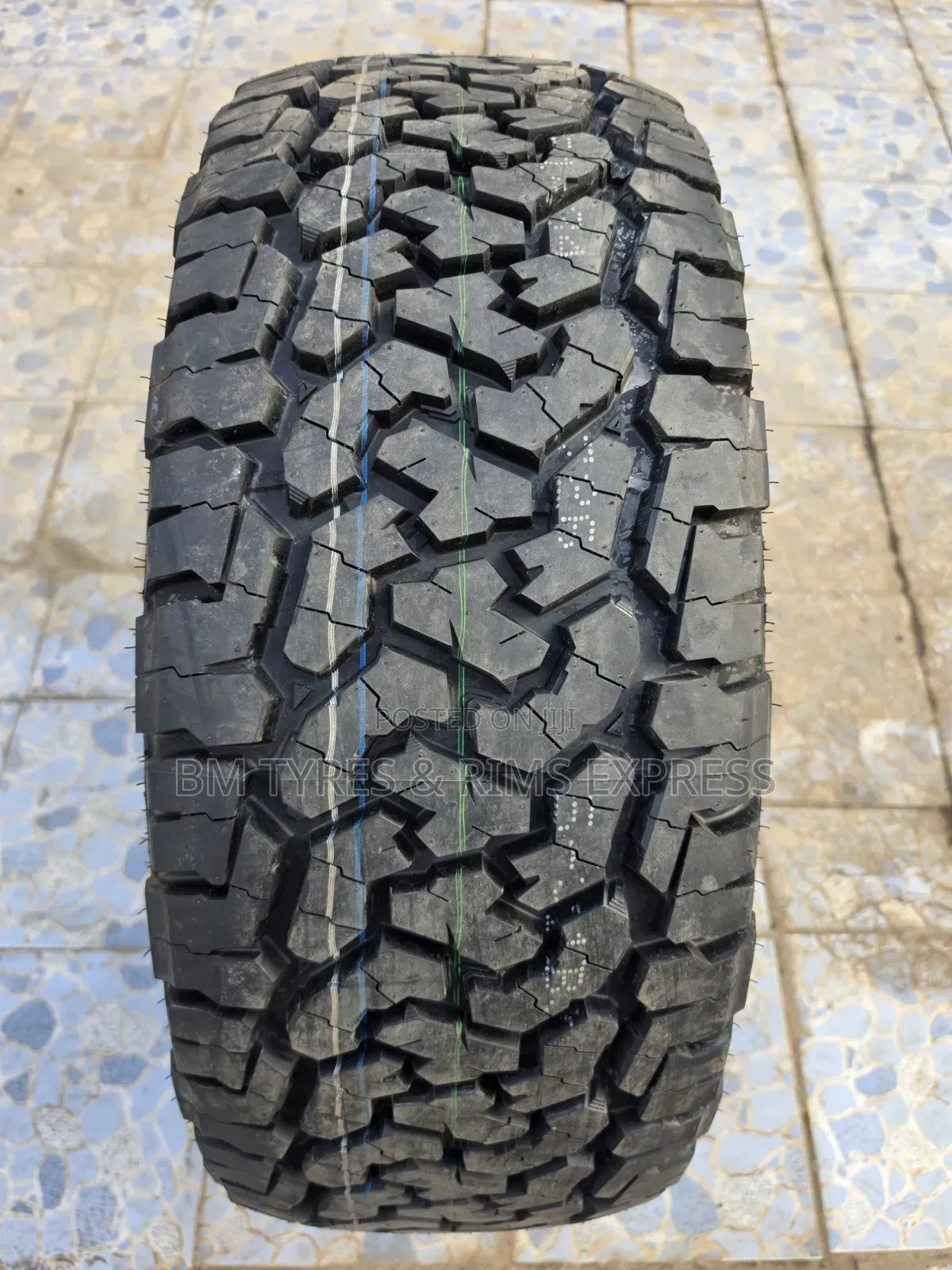 285/65 R18 Comforser Tires (All Terrain)