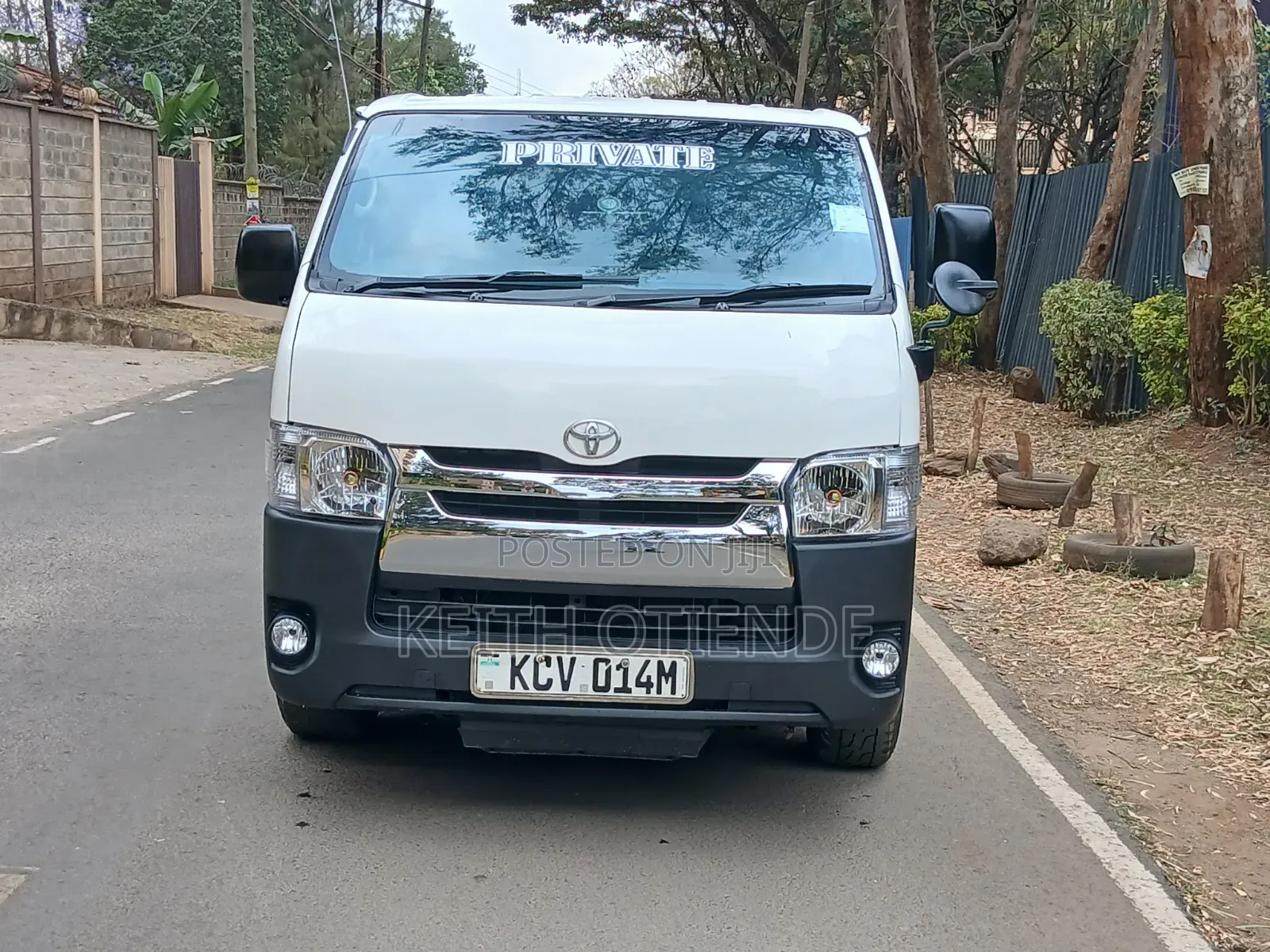 Toyota HiAce 2012 White