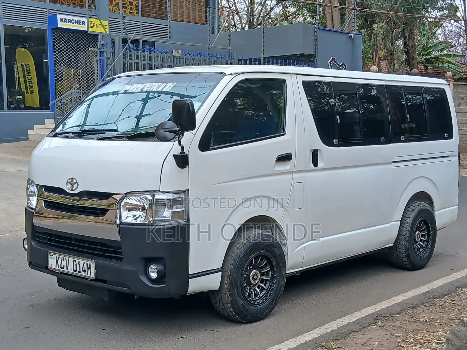 Toyota HiAce 2012 White