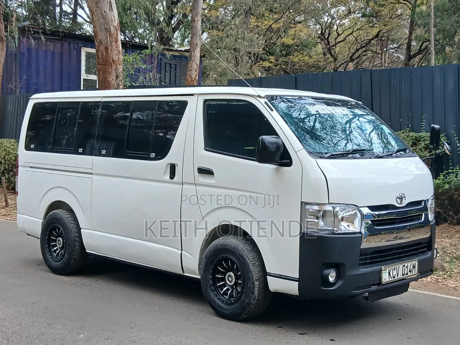 Toyota HiAce 2012 White
