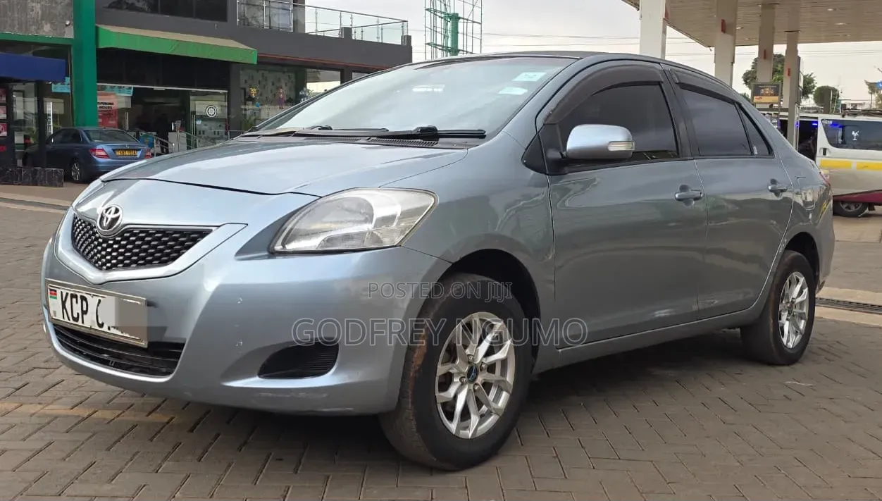Toyota Belta 2010 Gray