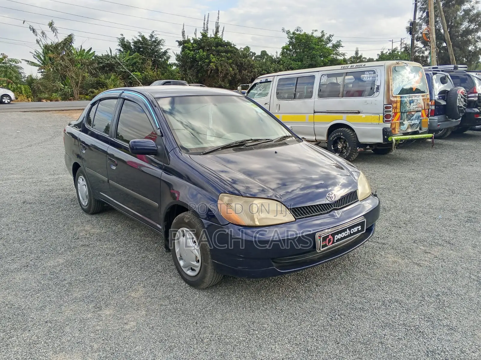 Toyota Platz 2000 Blue