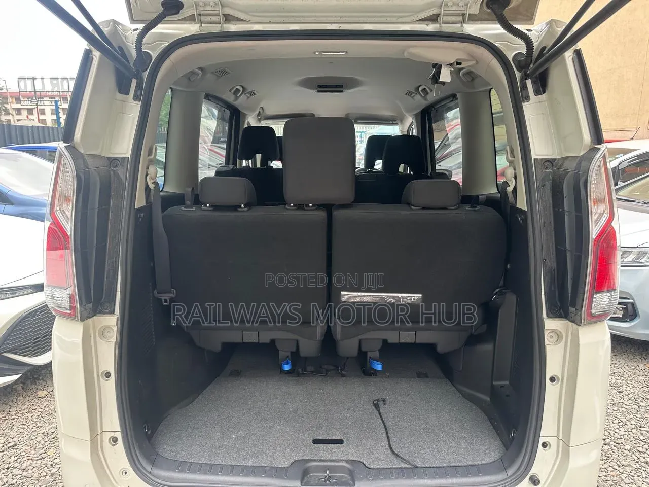 Nissan Serena 2017 White