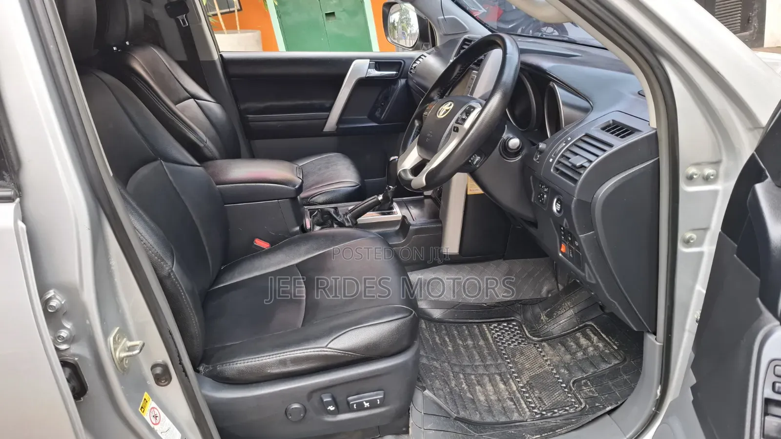Toyota Land Cruiser Prado 2011 Silver