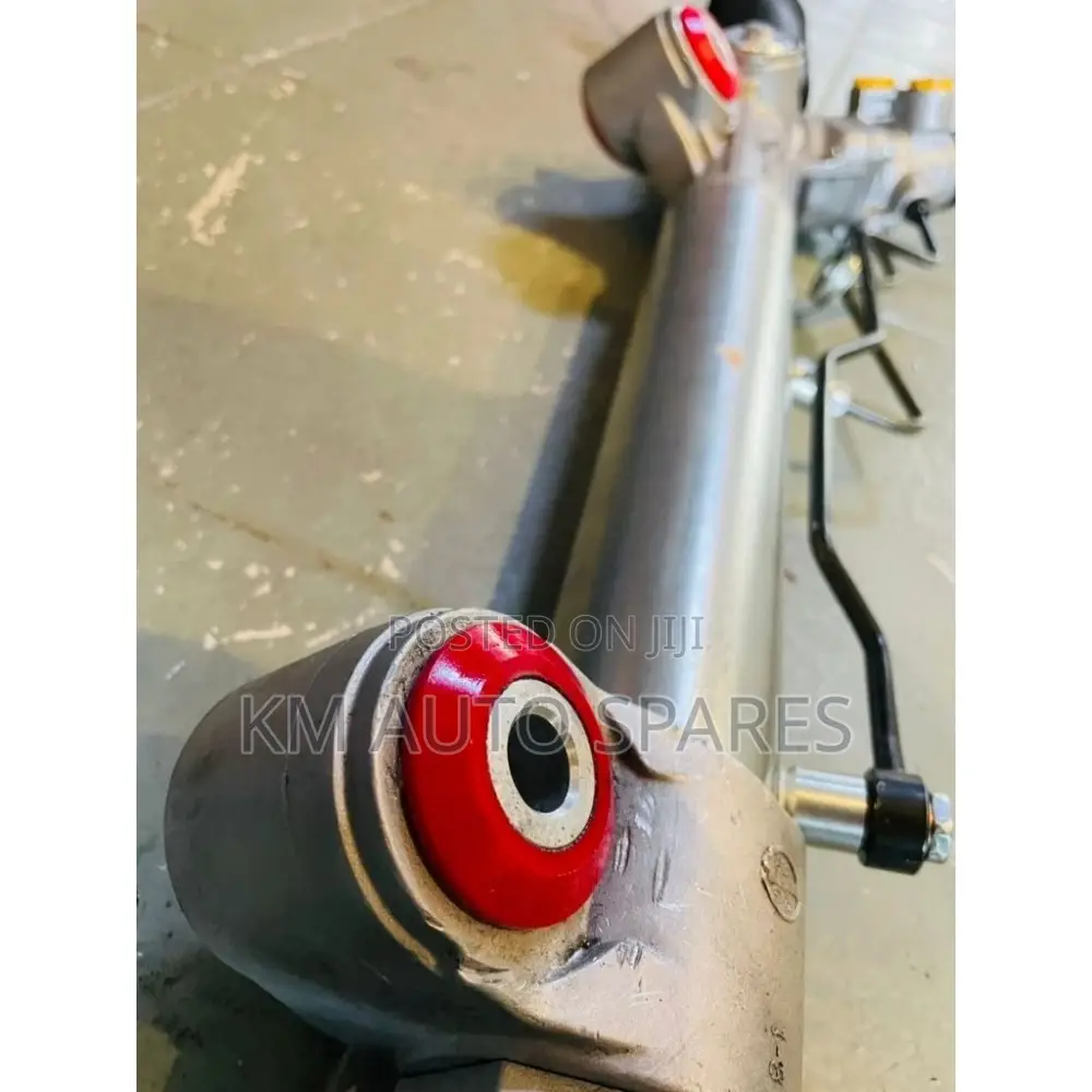 Toyota Hilux Revo Steering Rack.